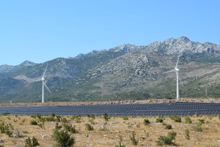 Decarbonise renewable energy operations