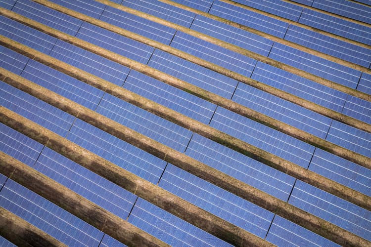 Combine solar power and data to decarbonise manufacturing