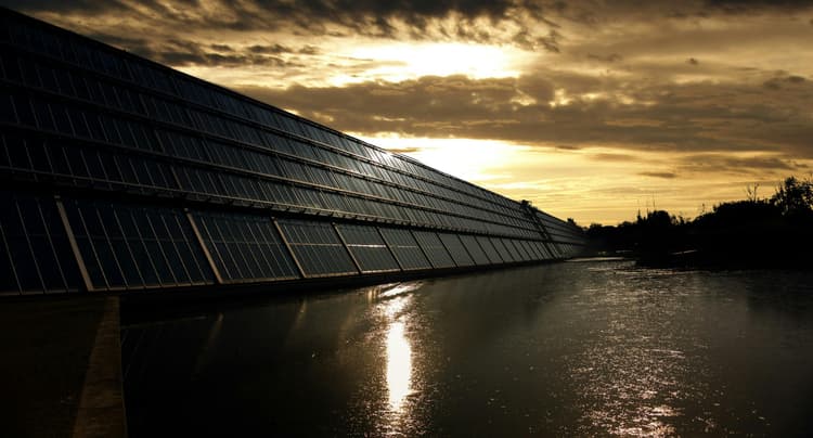 Apply solar thermal water heating in industrial processes