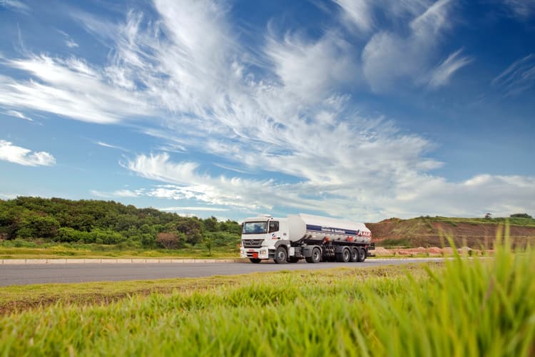 Decarbonize road freight transport with fuel cell trucks