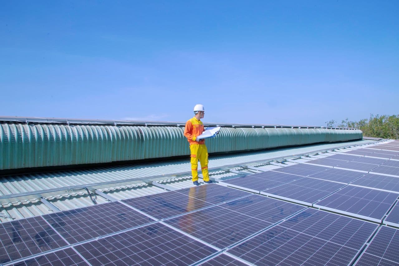 Pair domestic panel manufacturing with utility-scale solar
