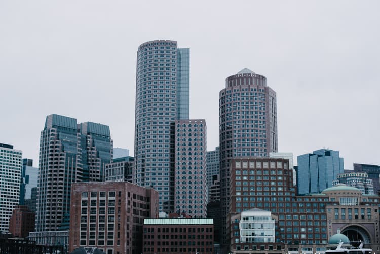 Switch to electric/hybrid heat pumps in buildings