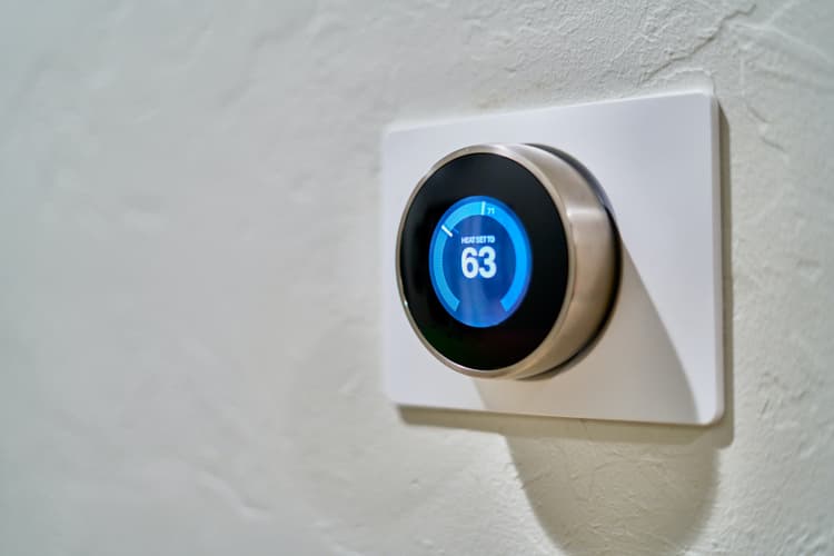 Reduce building emissions with energy management systems