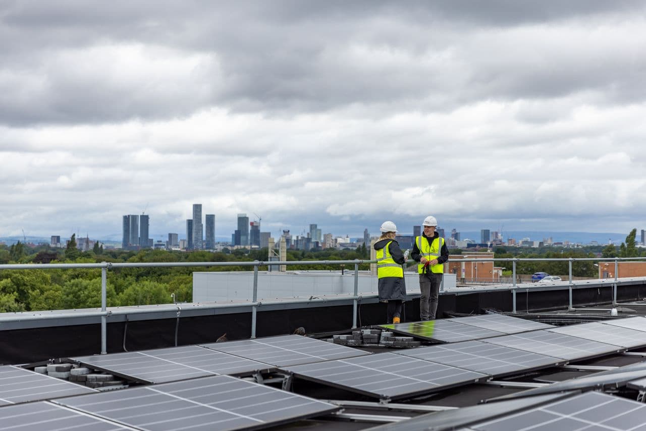 Decarbonise stores with solar and smart energy management
