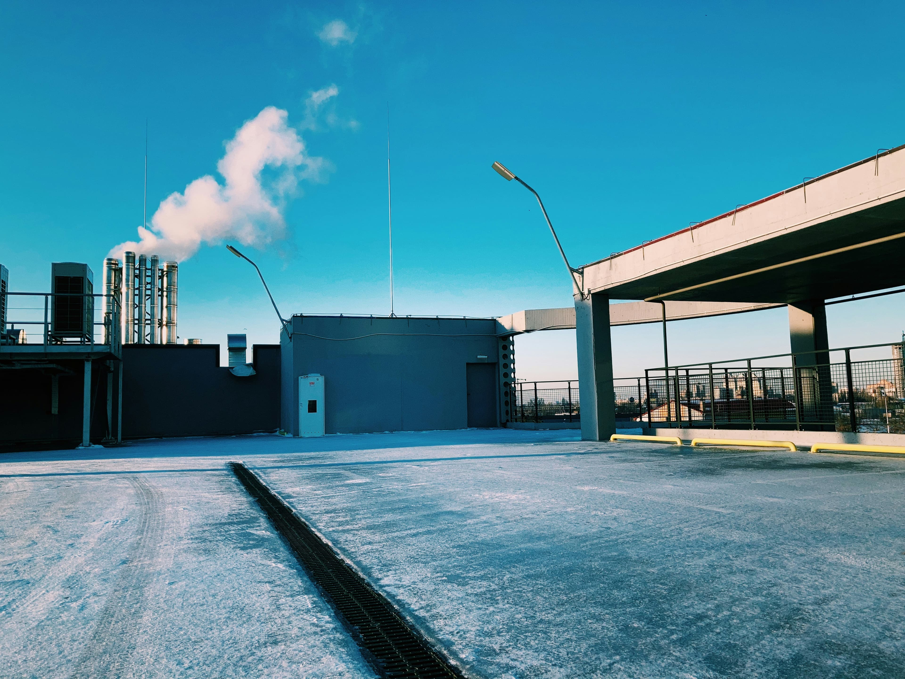 Implement thermal energy storage to decarbonize industry