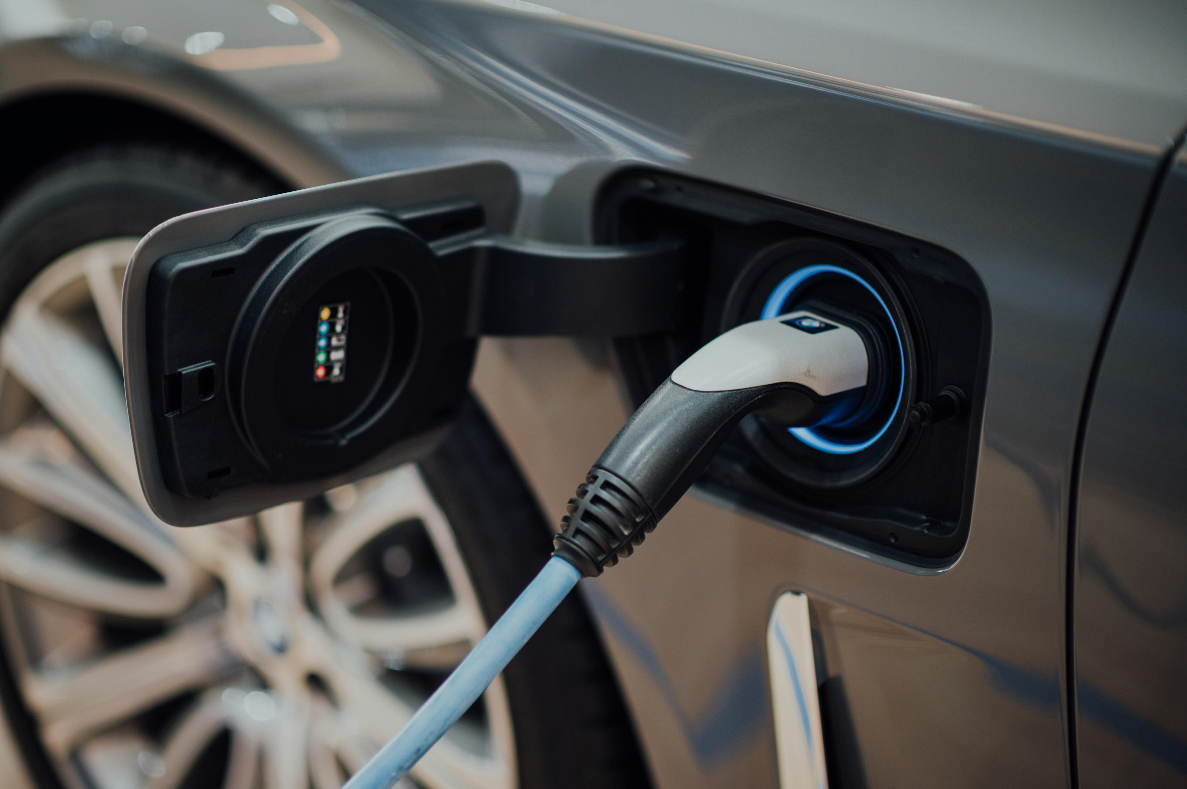 Reduce fleet emissions through e-mobility and EV charging